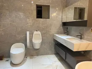 4bdrm House in Lakeside for sale