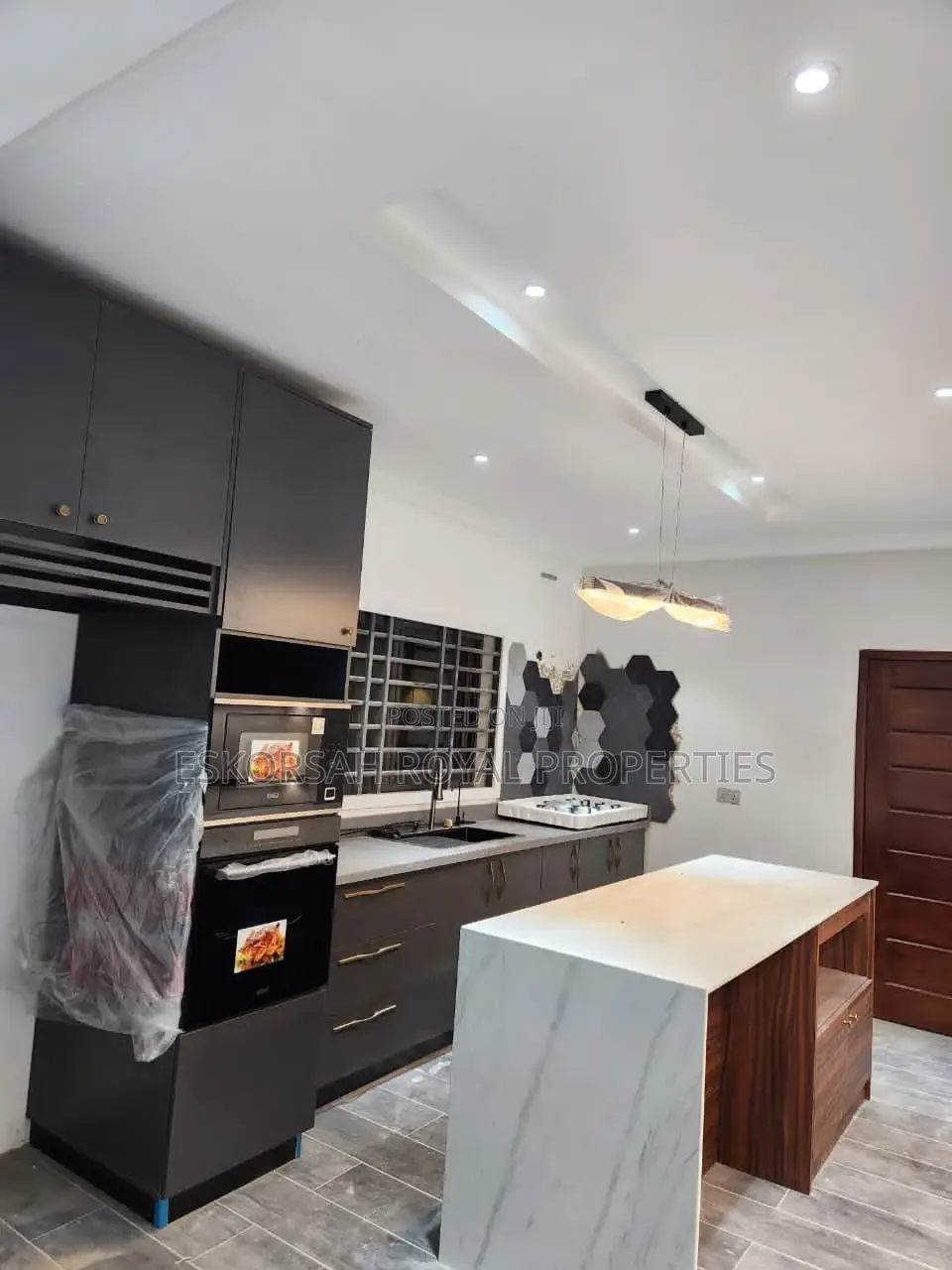 4bdrm House in Lakeside for sale