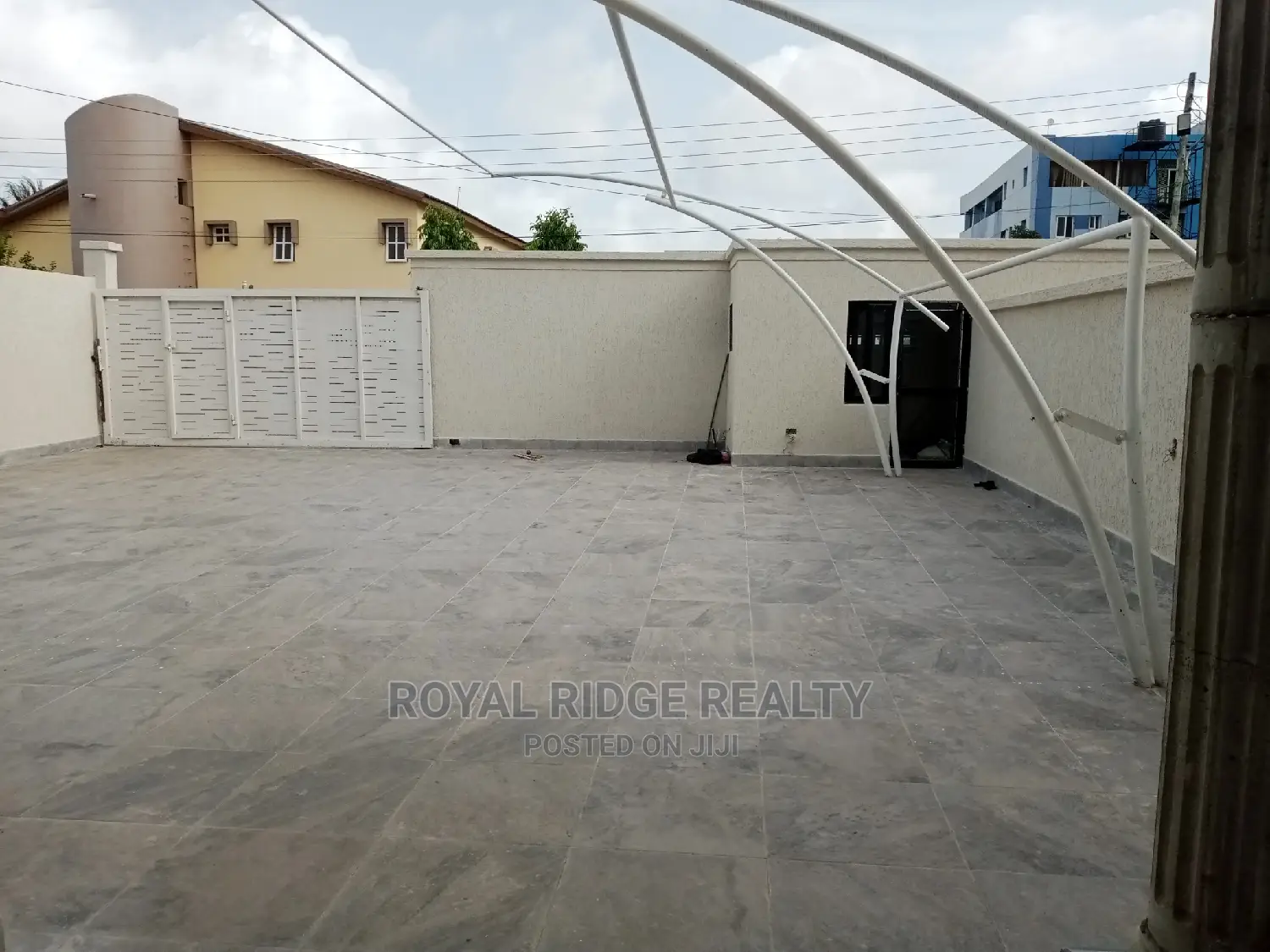 4bdrm Duplex in Spintex, Accra Metropolitan for Sale