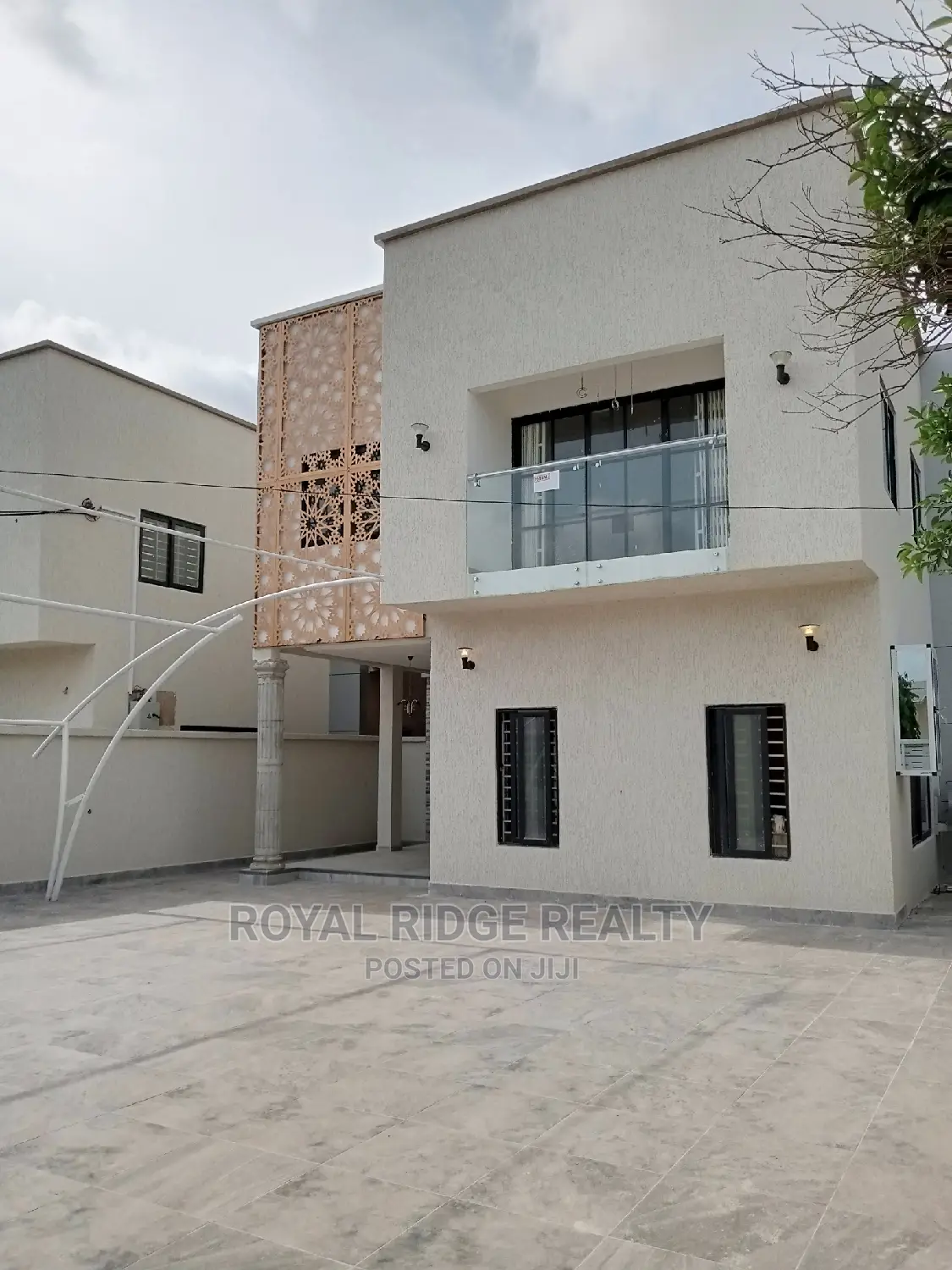 4bdrm Duplex in Spintex, Accra Metropolitan for Sale