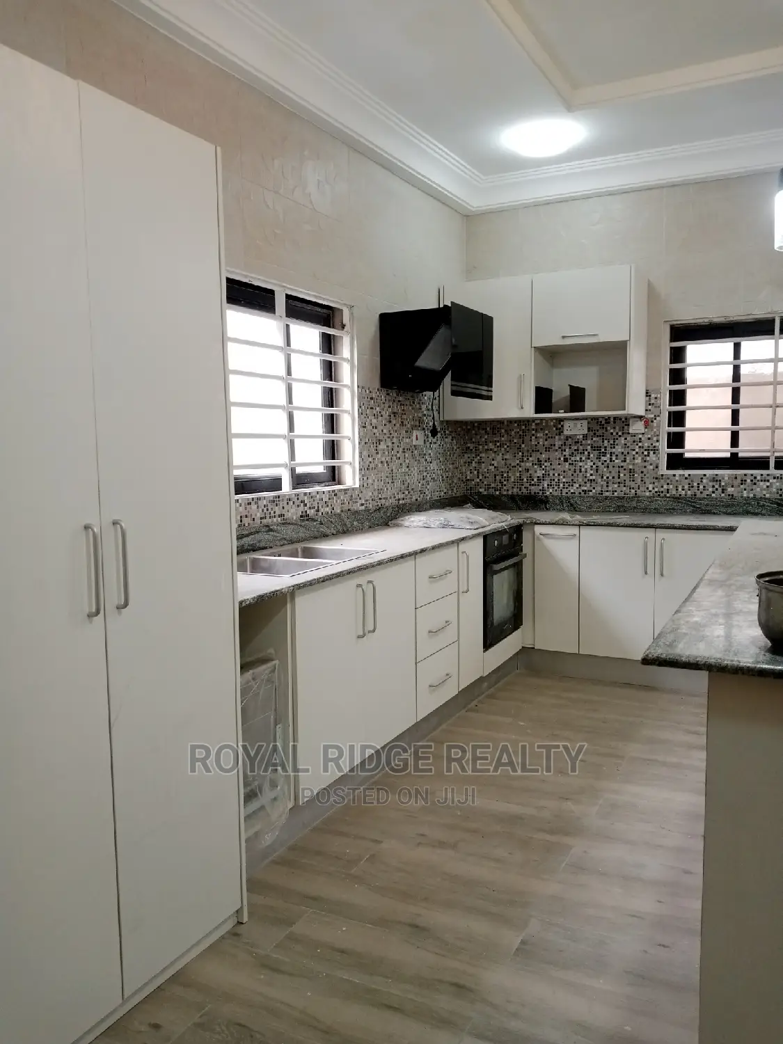 4bdrm Duplex in Spintex, Accra Metropolitan for Sale