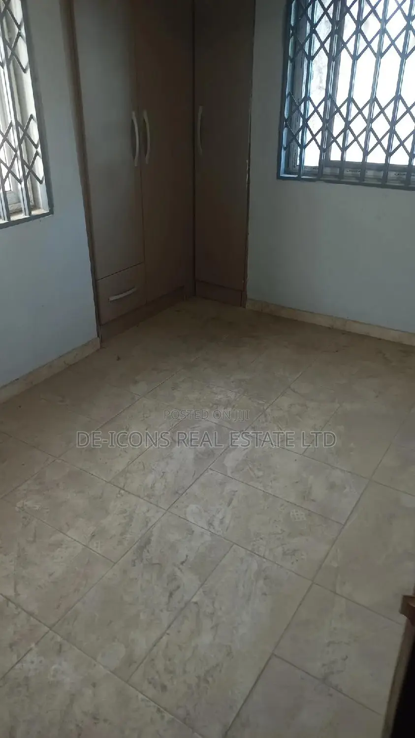 2bdrm Duplex in De-Icons Real Estate, Awutu Senya East Municipal