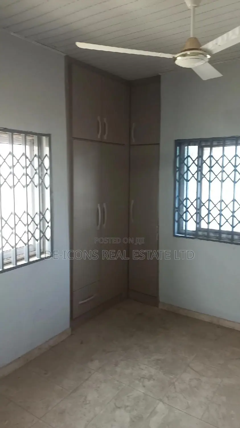2bdrm Duplex in De-Icons Real Estate, Awutu Senya East Municipal