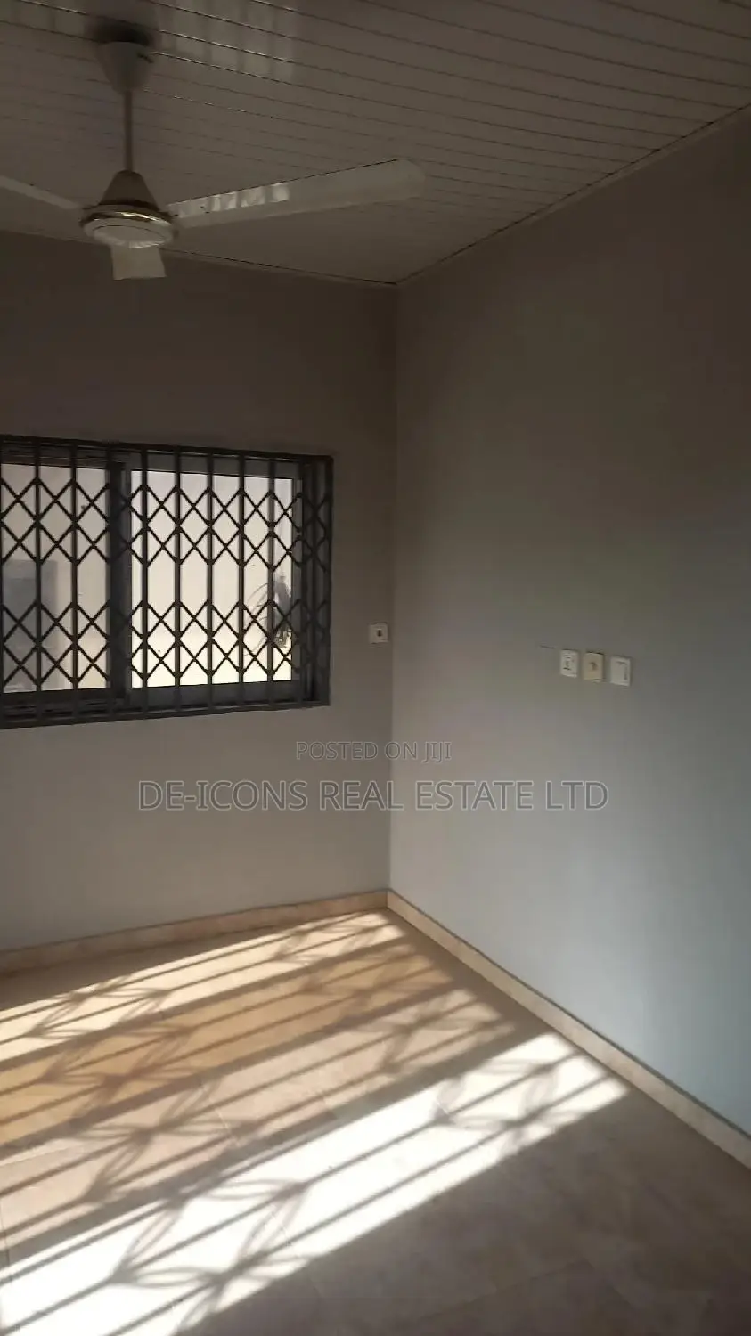 2bdrm Duplex in De-Icons Real Estate, Awutu Senya East Municipal