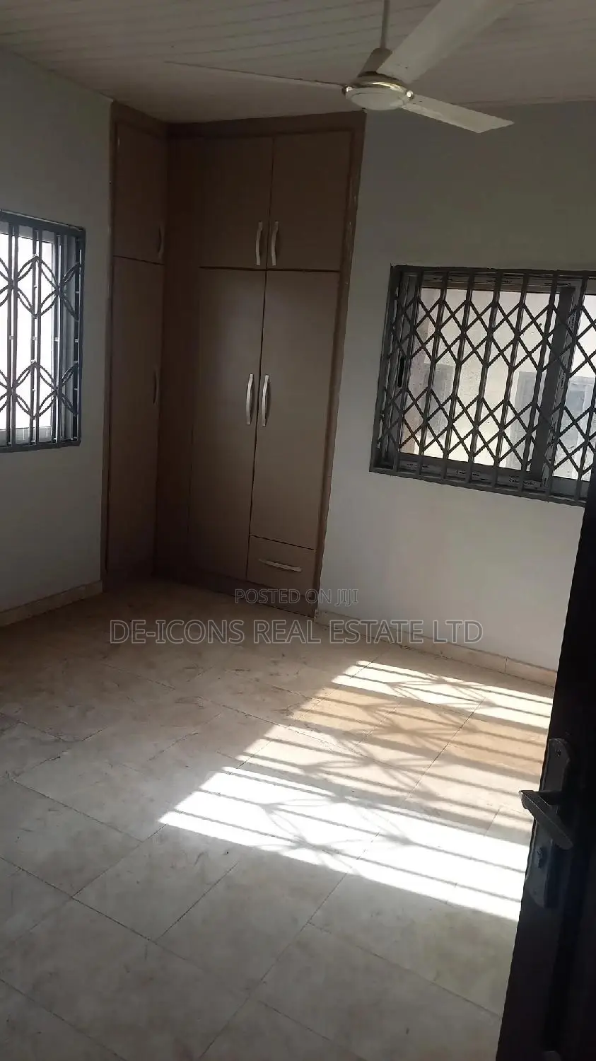 2bdrm Duplex in De-Icons Real Estate, Awutu Senya East Municipal