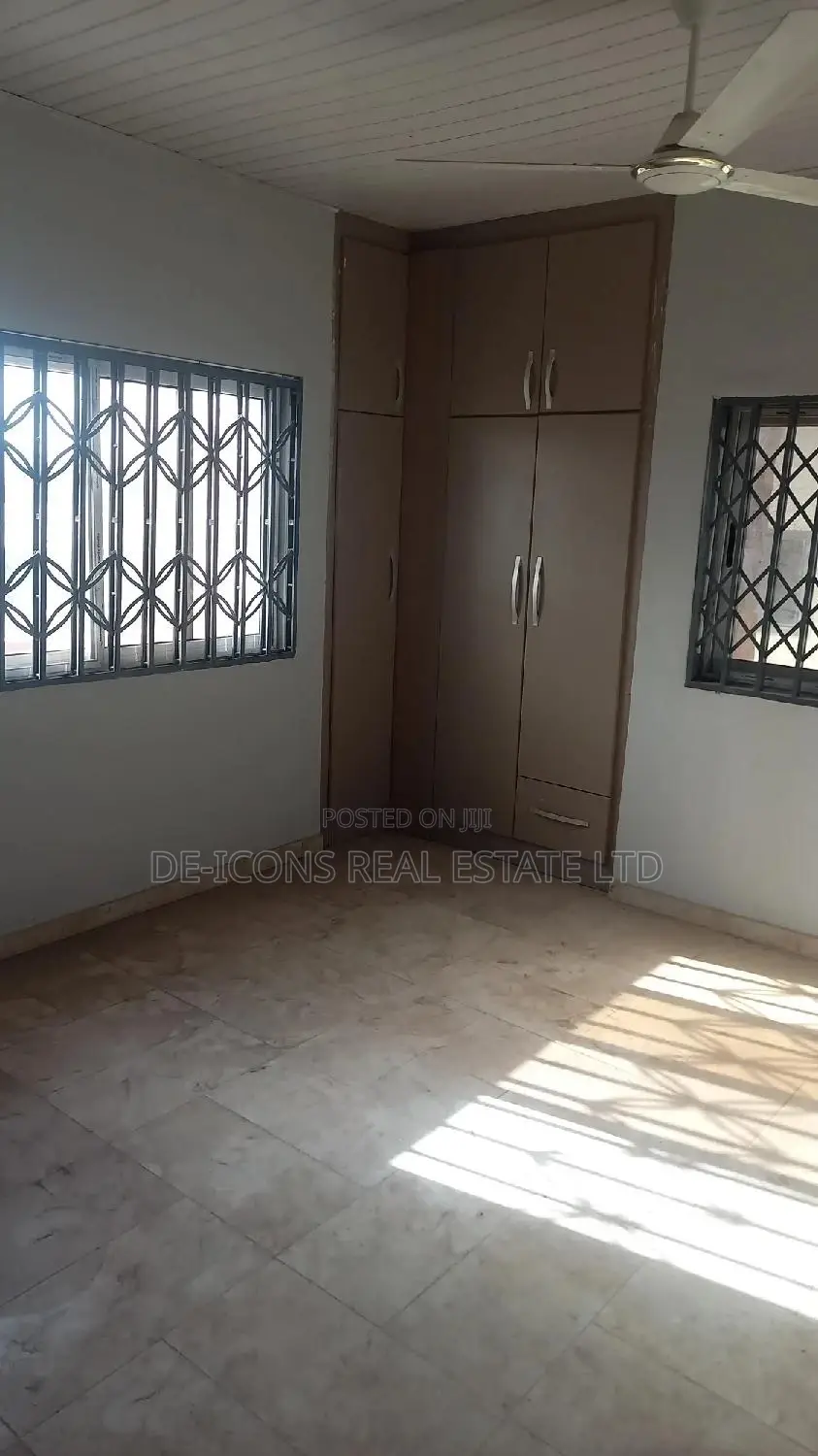 2bdrm Duplex in De-Icons Real Estate, Awutu Senya East Municipal