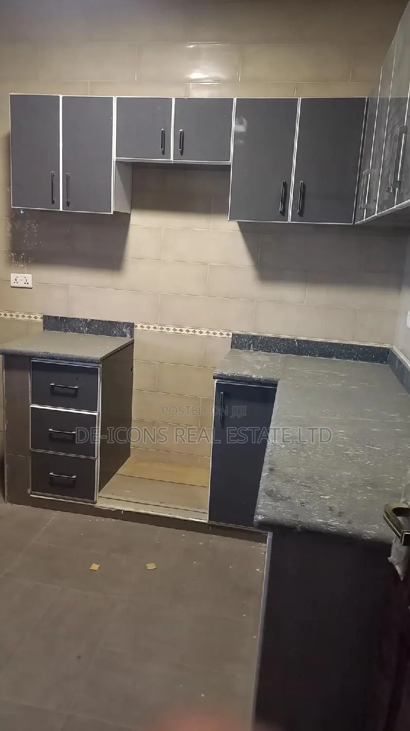 2bdrm Duplex in De-Icons Real Estate, Awutu Senya East Municipal