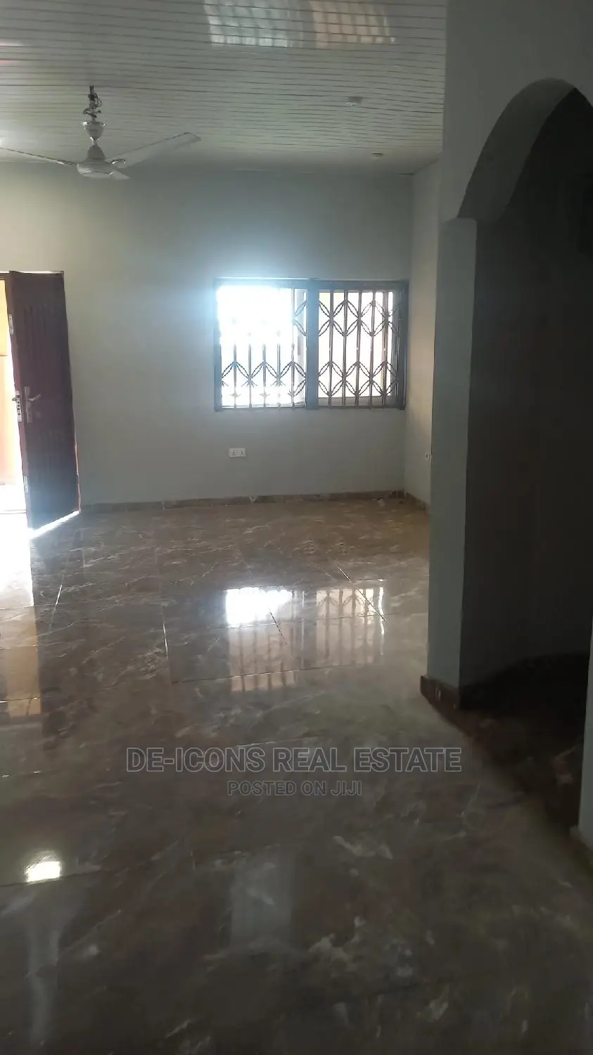 2bdrm Duplex in De-Icons Real Estate, Awutu Senya East Municipal