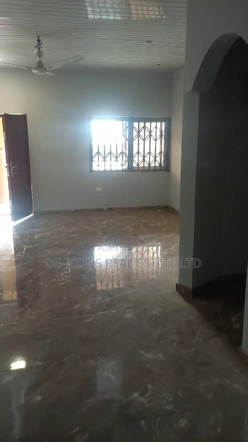 2bdrm Duplex in De-Icons Real Estate, Awutu Senya East Municipal