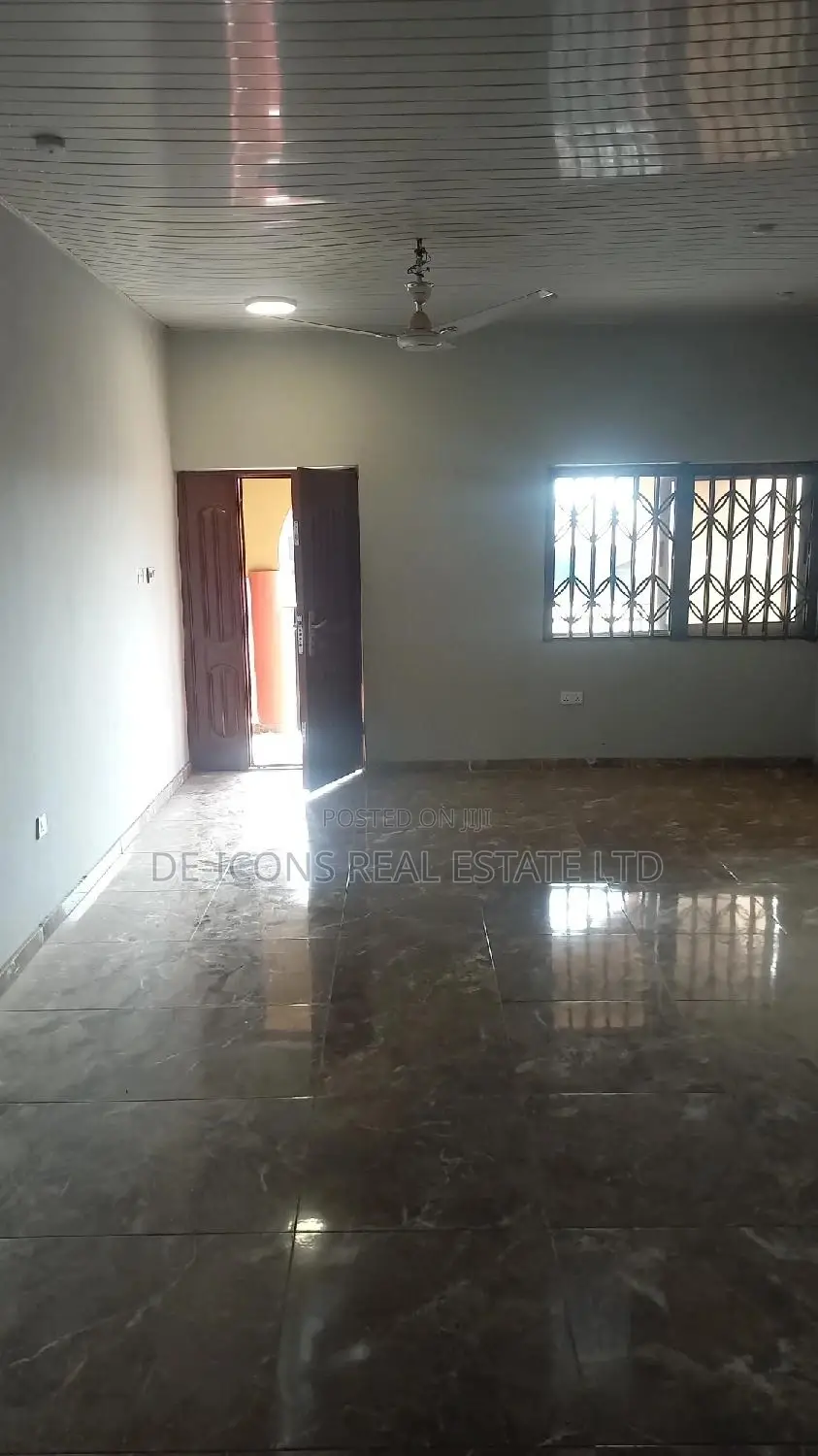 2bdrm Duplex in De-Icons Real Estate, Awutu Senya East Municipal