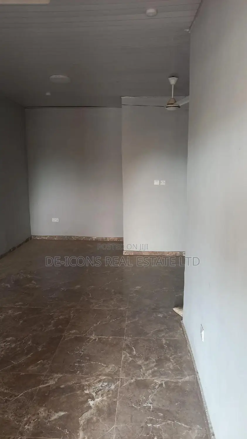 2bdrm Duplex in De-Icons Real Estate, Awutu Senya East Municipal