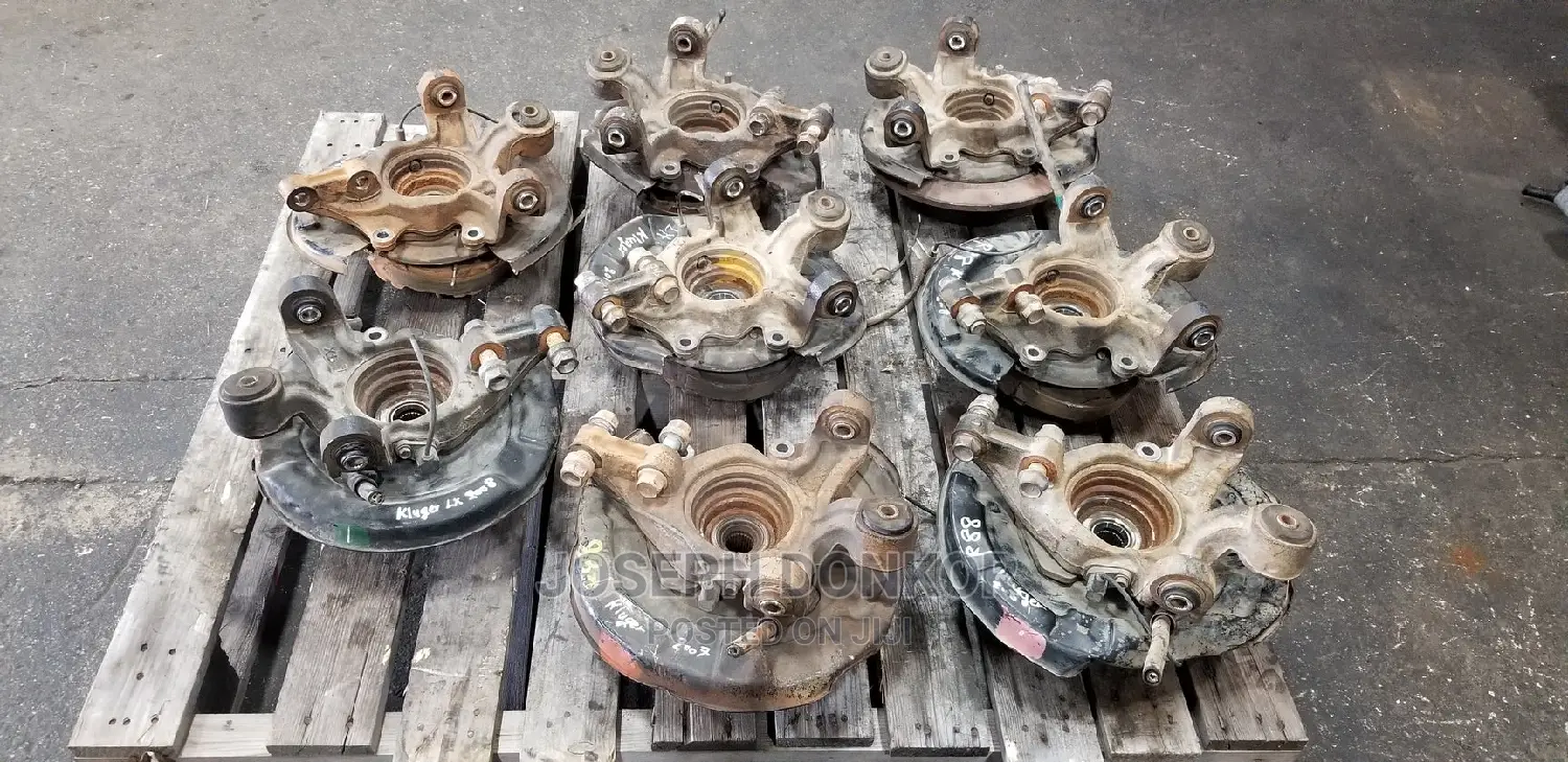 Highlander/ Venza Front Hub 2008,2009,2010 to 2013