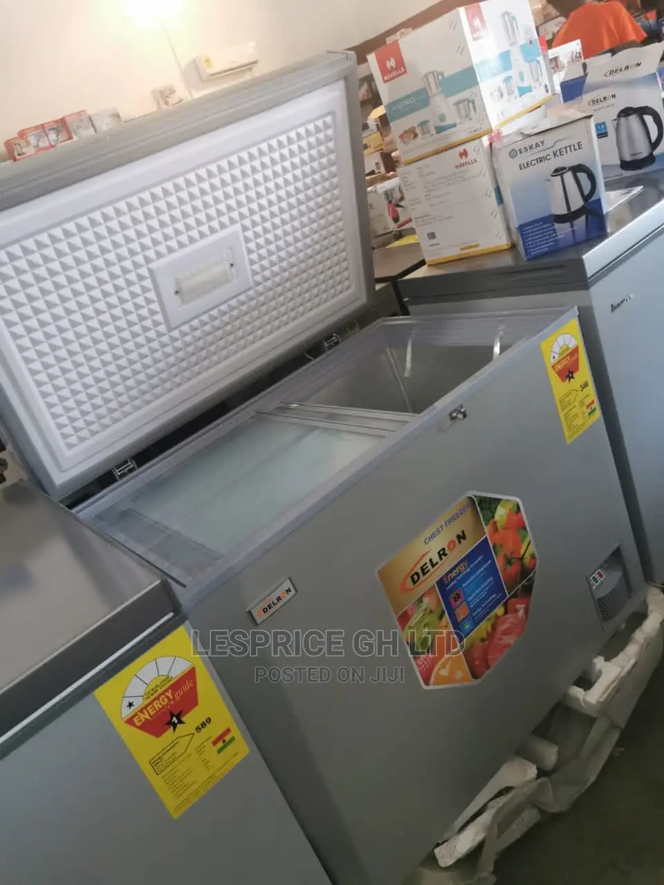 Powerful Delron Chest Freezer 258L