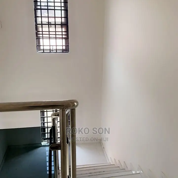 5bdrm Duplex in Dr Roko, Accra Metropolitan for sale
