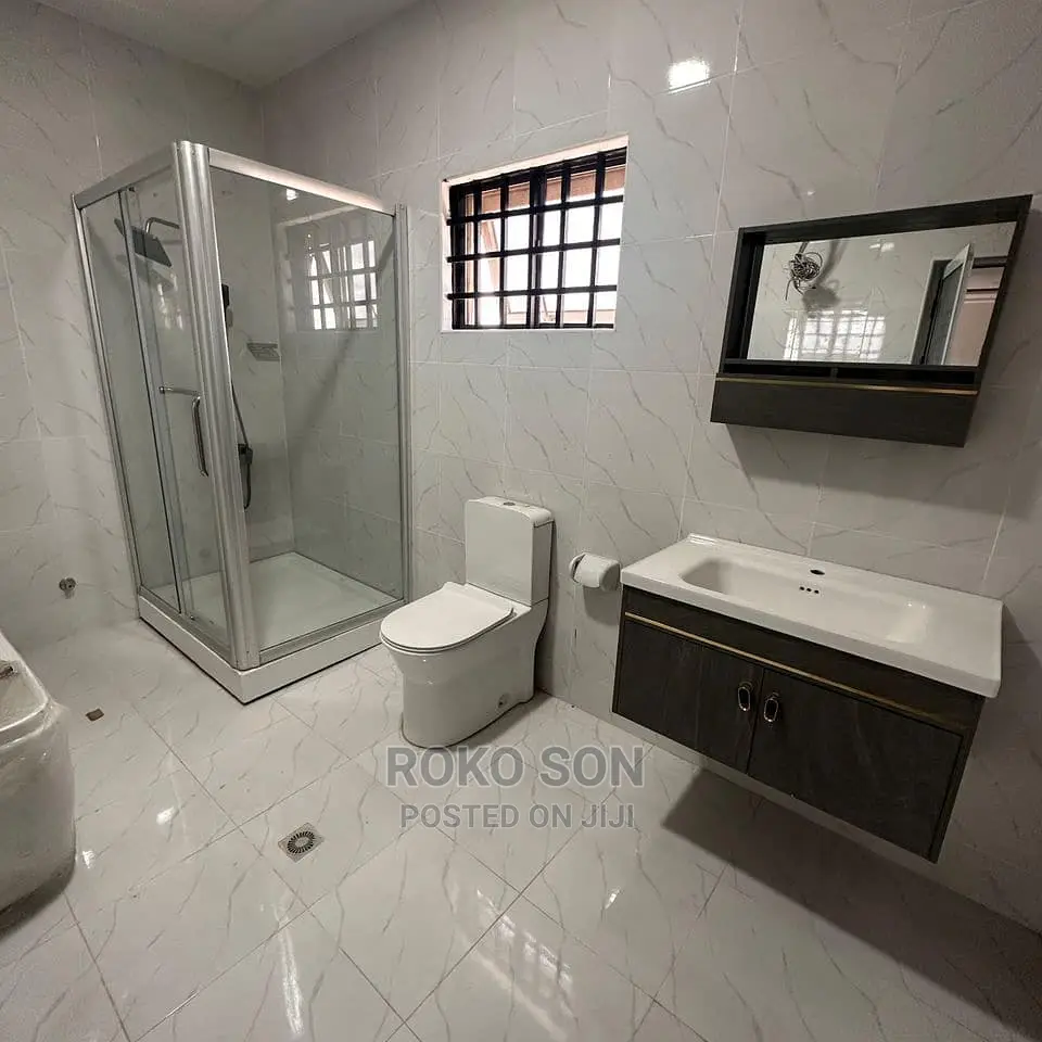 5bdrm Duplex in Dr Roko, Accra Metropolitan for sale
