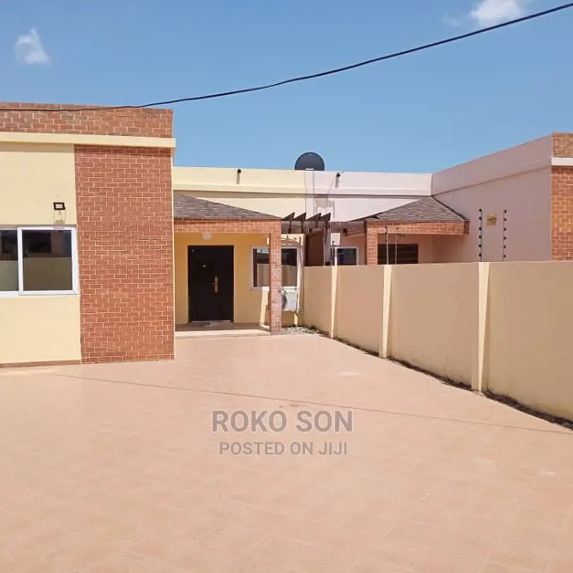 3bdrm House in Dr Roko, Spintex for rent