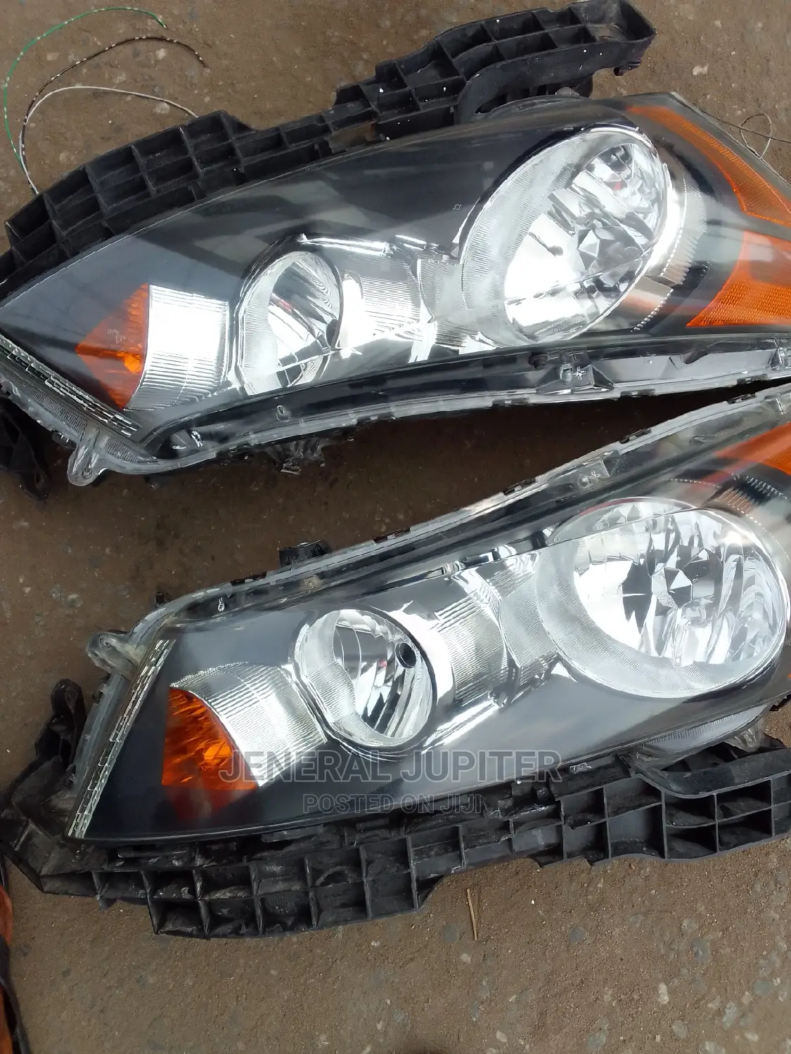 Honda Accord 2008/12 Headlight Pair.