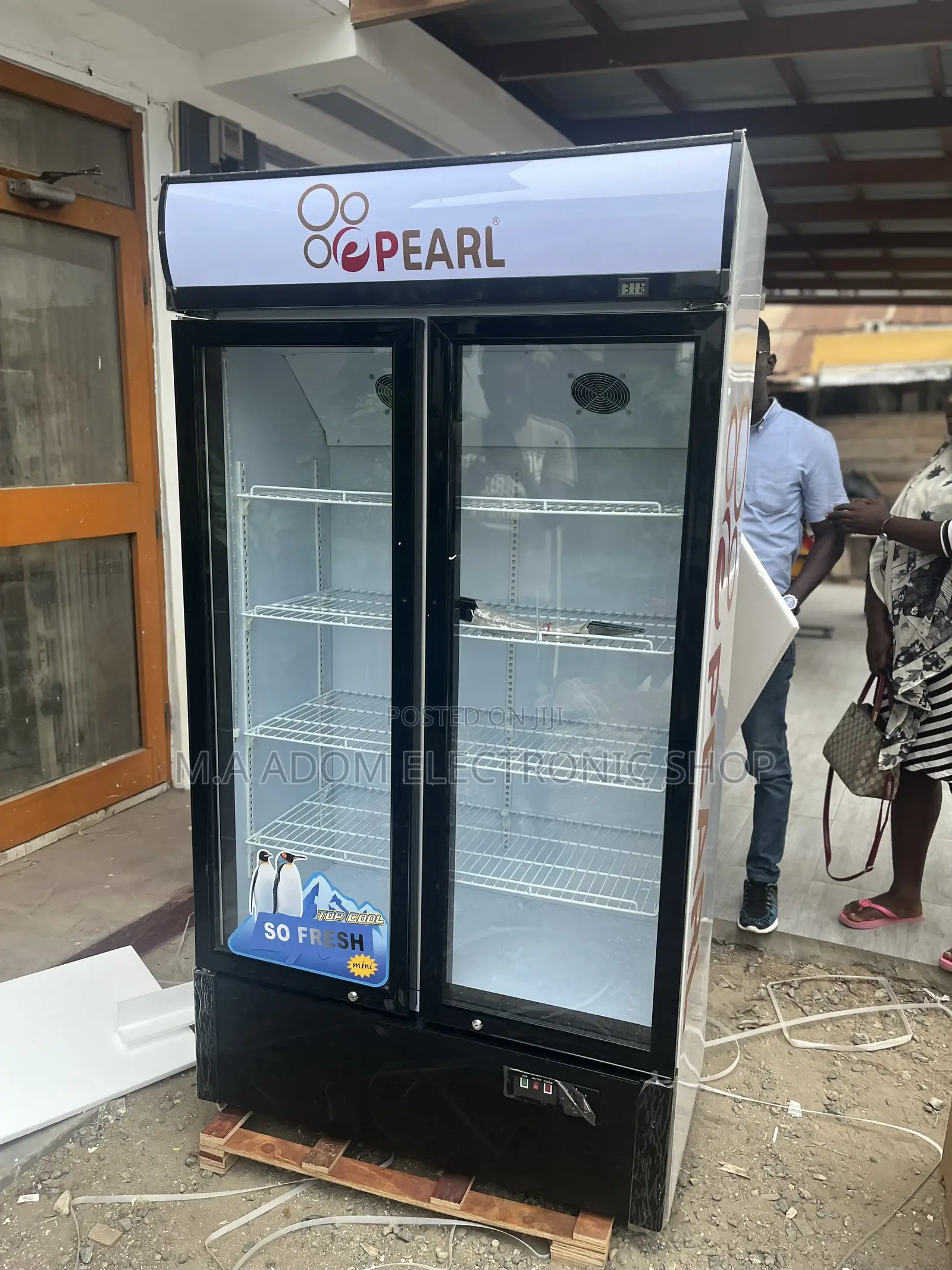 Plain Glass 600 Litres Display Pearl Fridge
