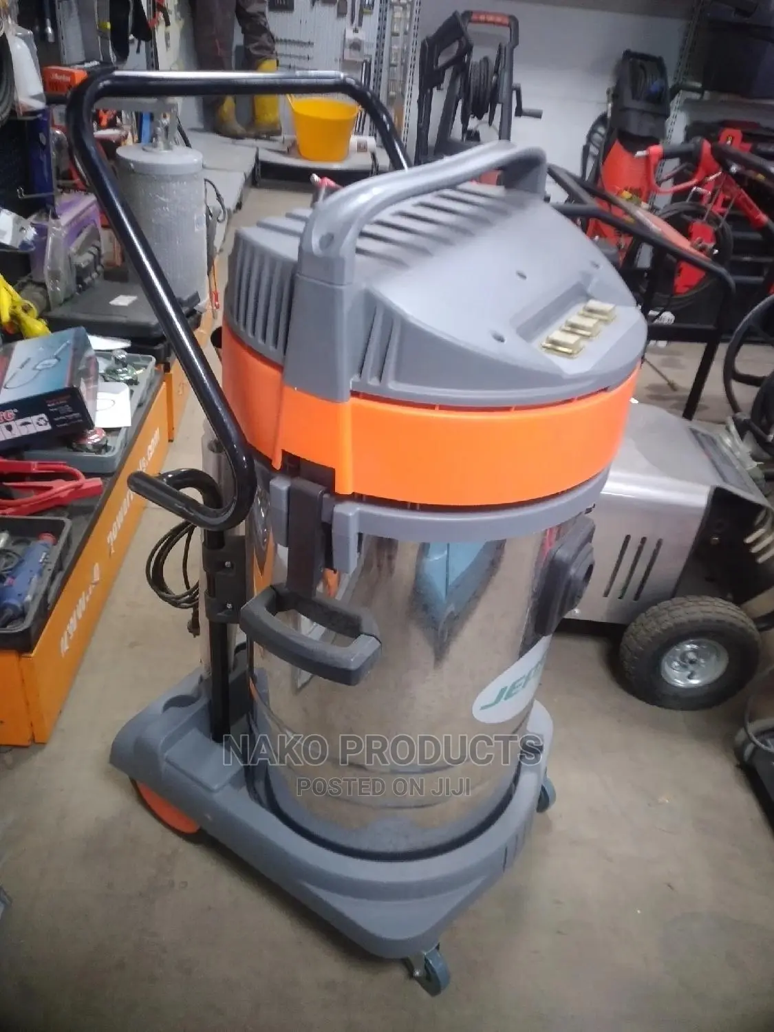 Karcher Vacuum Cleaner 38LITERS (Wet and Dry)