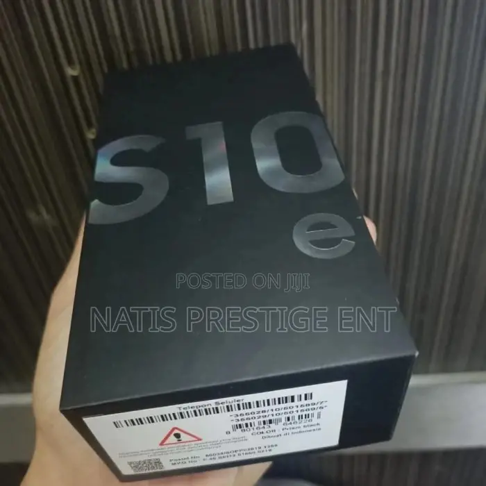 New Samsung Galaxy S10e 128 GB Black