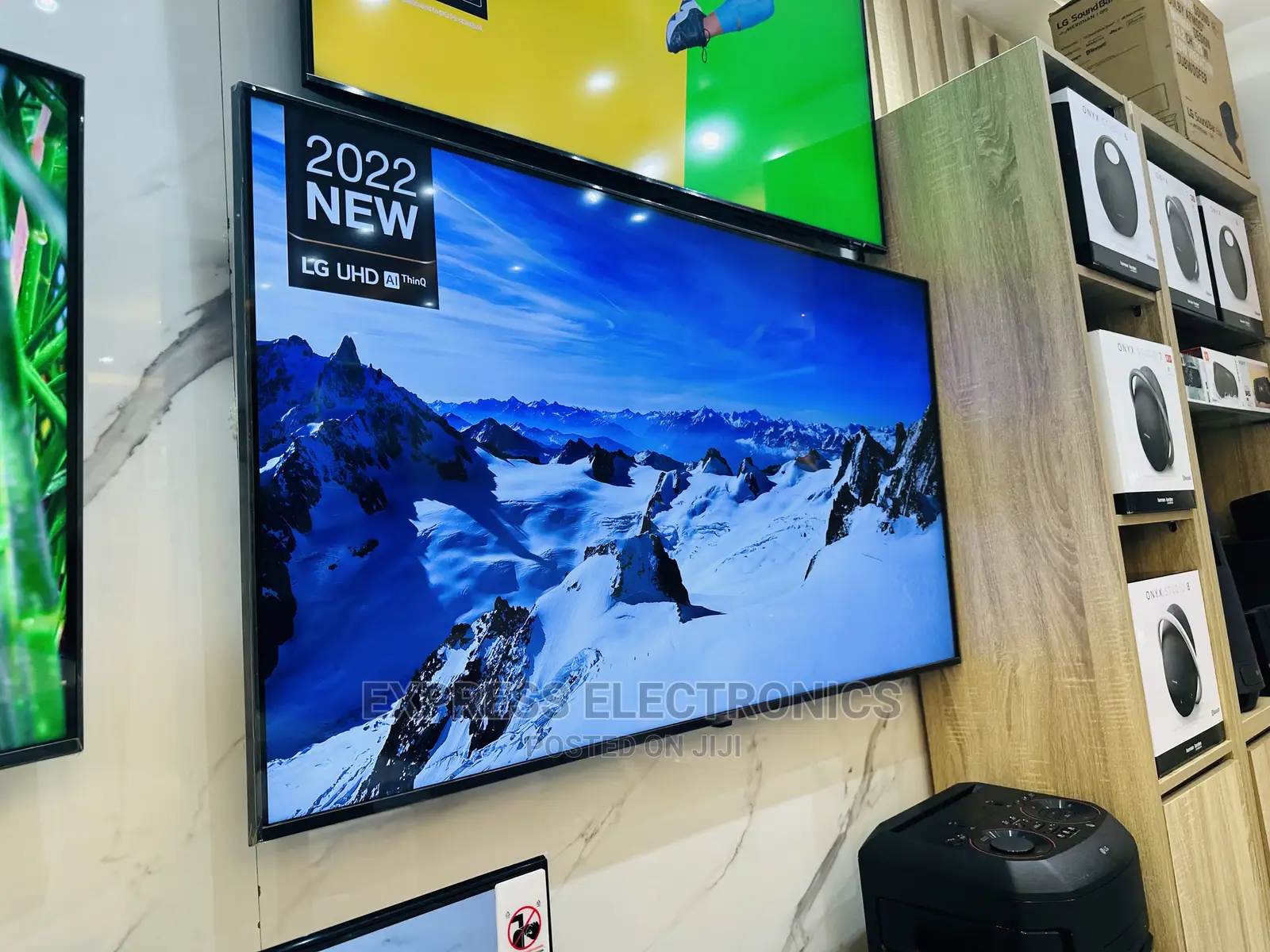 Sleek and Slim Look  UHD Smart LG 55”Uq80 Series