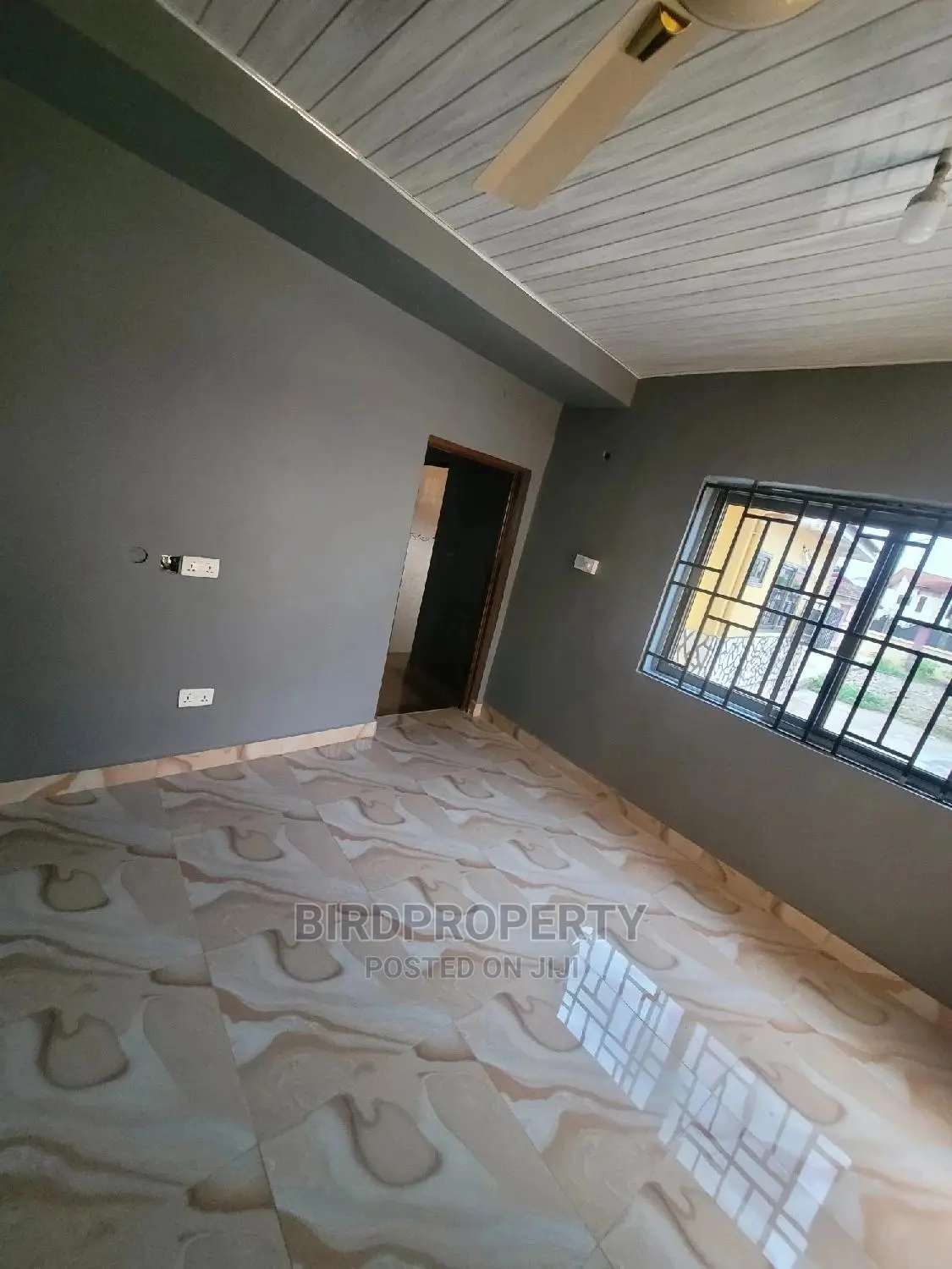 1bdrm Room & Parlour in Birdproperty, Little Roses Area for rent