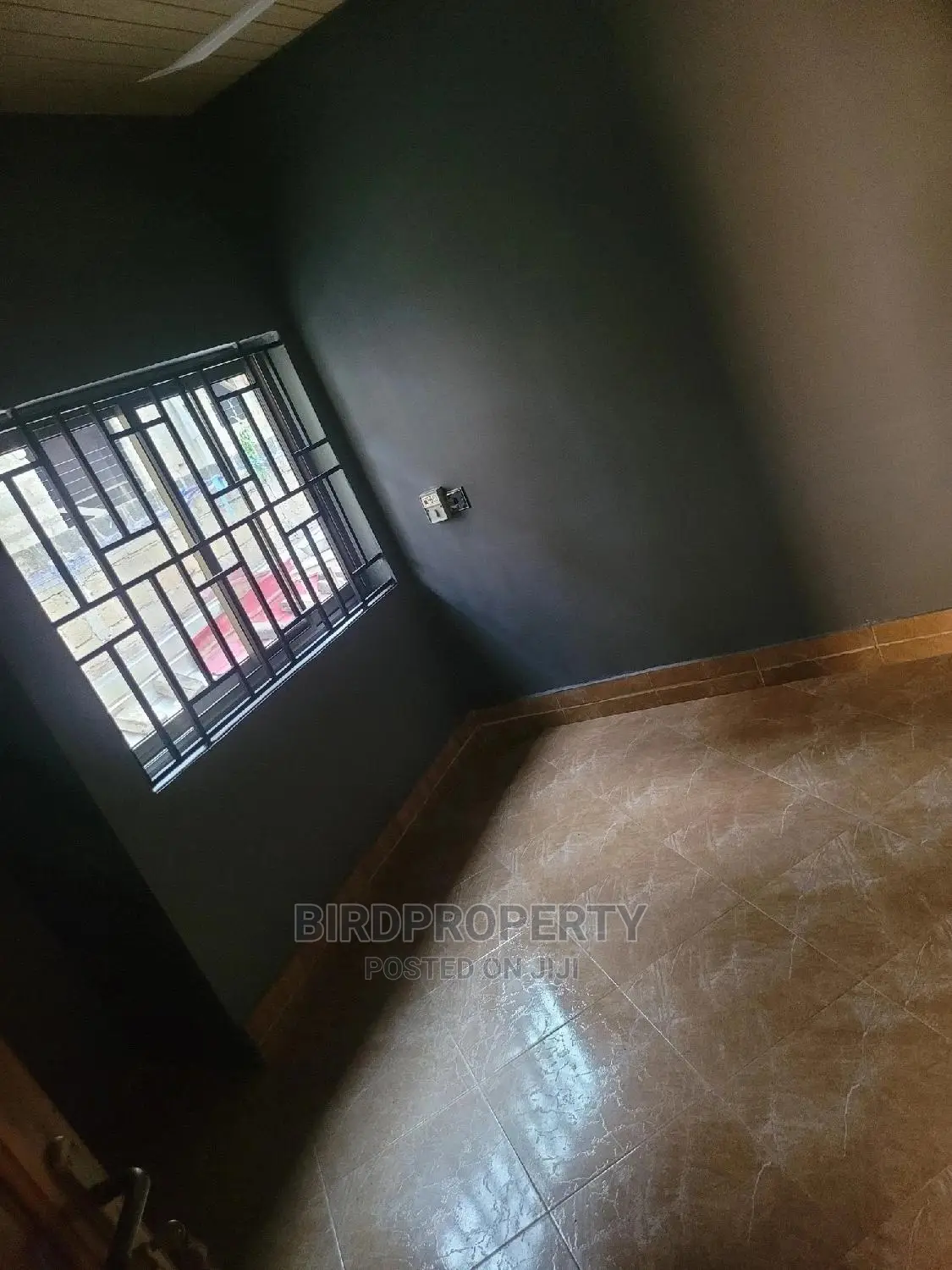 1bdrm Room & Parlour in Birdproperty, Little Roses Area for rent