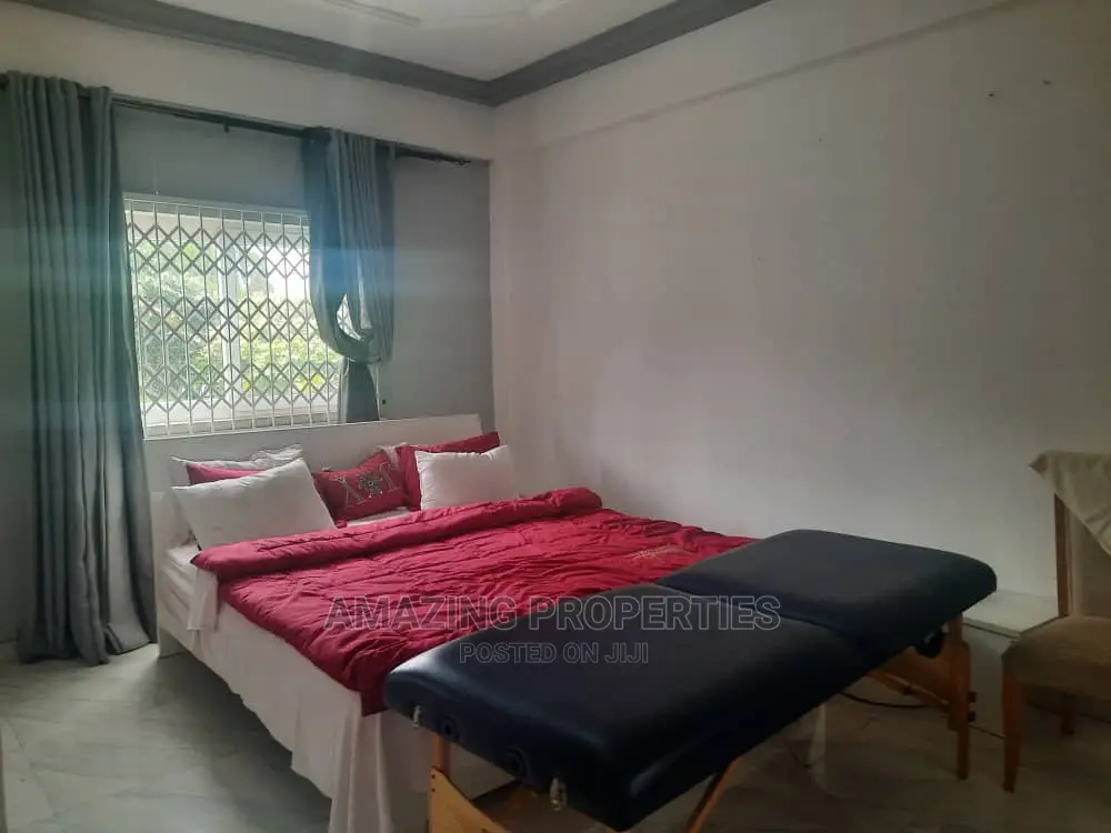 4bdrm House in 4Bedrooms With, Airport Residential Area for Rent