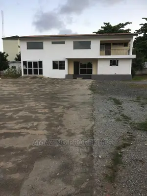 4bdrm House in 5 Bedroom House With for Rent