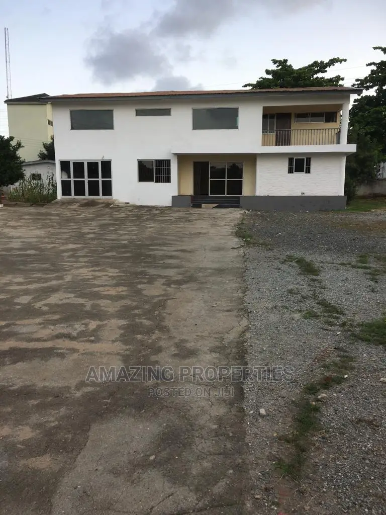 4bdrm House in 5 Bedroom House With for Rent