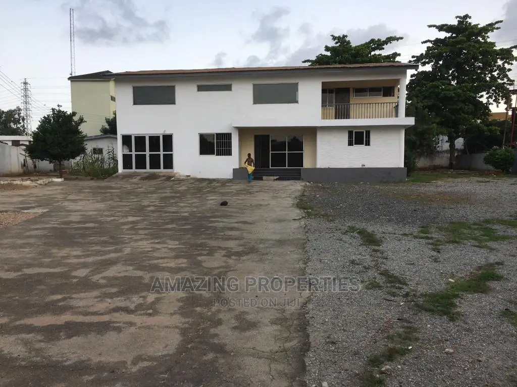 4bdrm House in 5 Bedroom House With for Rent