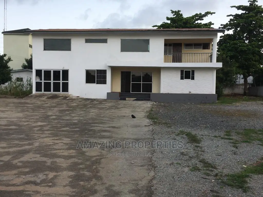 4bdrm House in 5 Bedroom House With for Rent