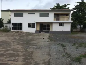 4bdrm House in 5 Bedroom House With for Rent