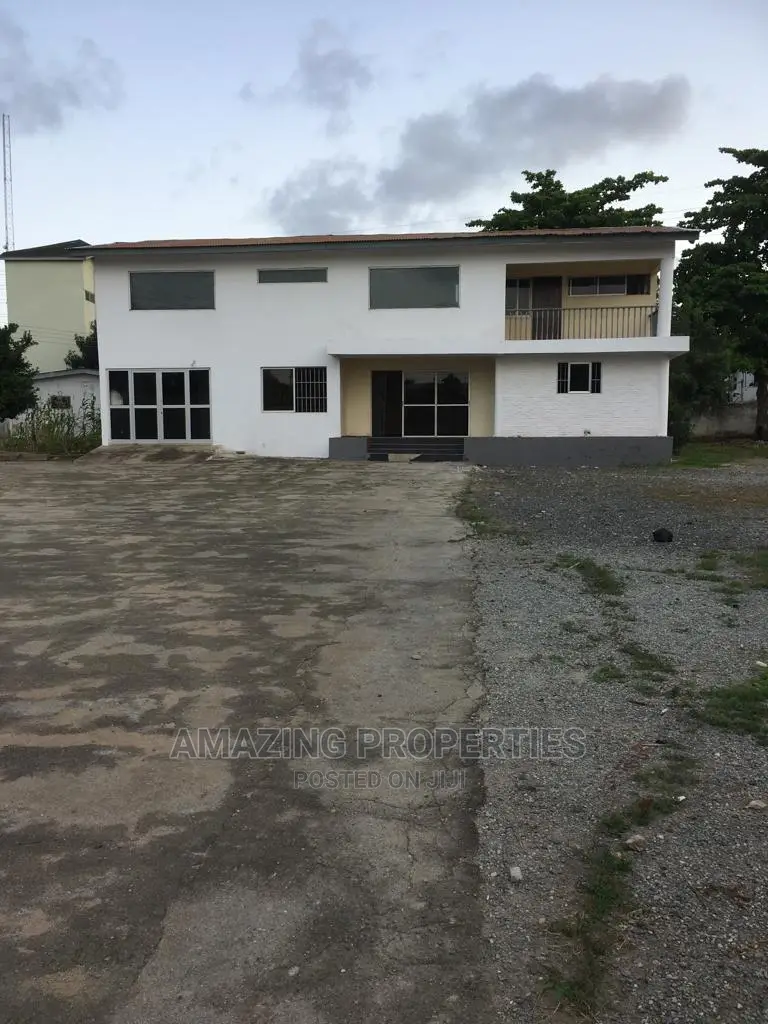 4bdrm House in 5 Bedroom House With for Rent