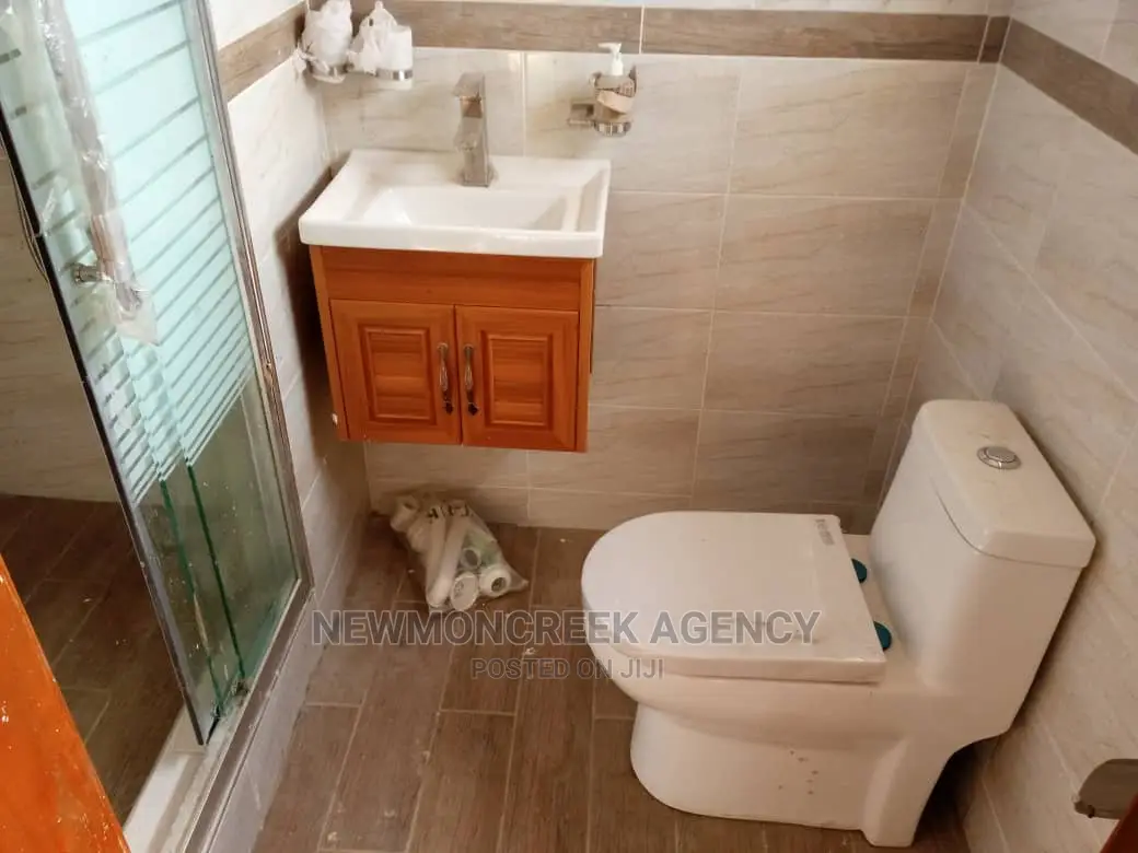 Furnished 10bdrm Apartment in Ashongman, Accra Metropolitan for sale