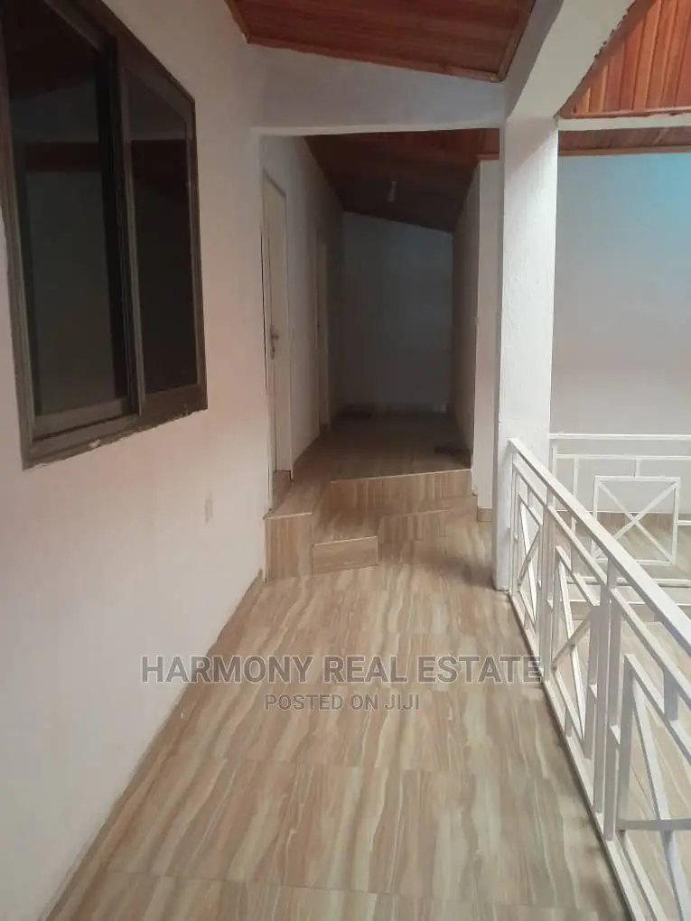 2bdrm Apartment in Kokomlemle for Rent