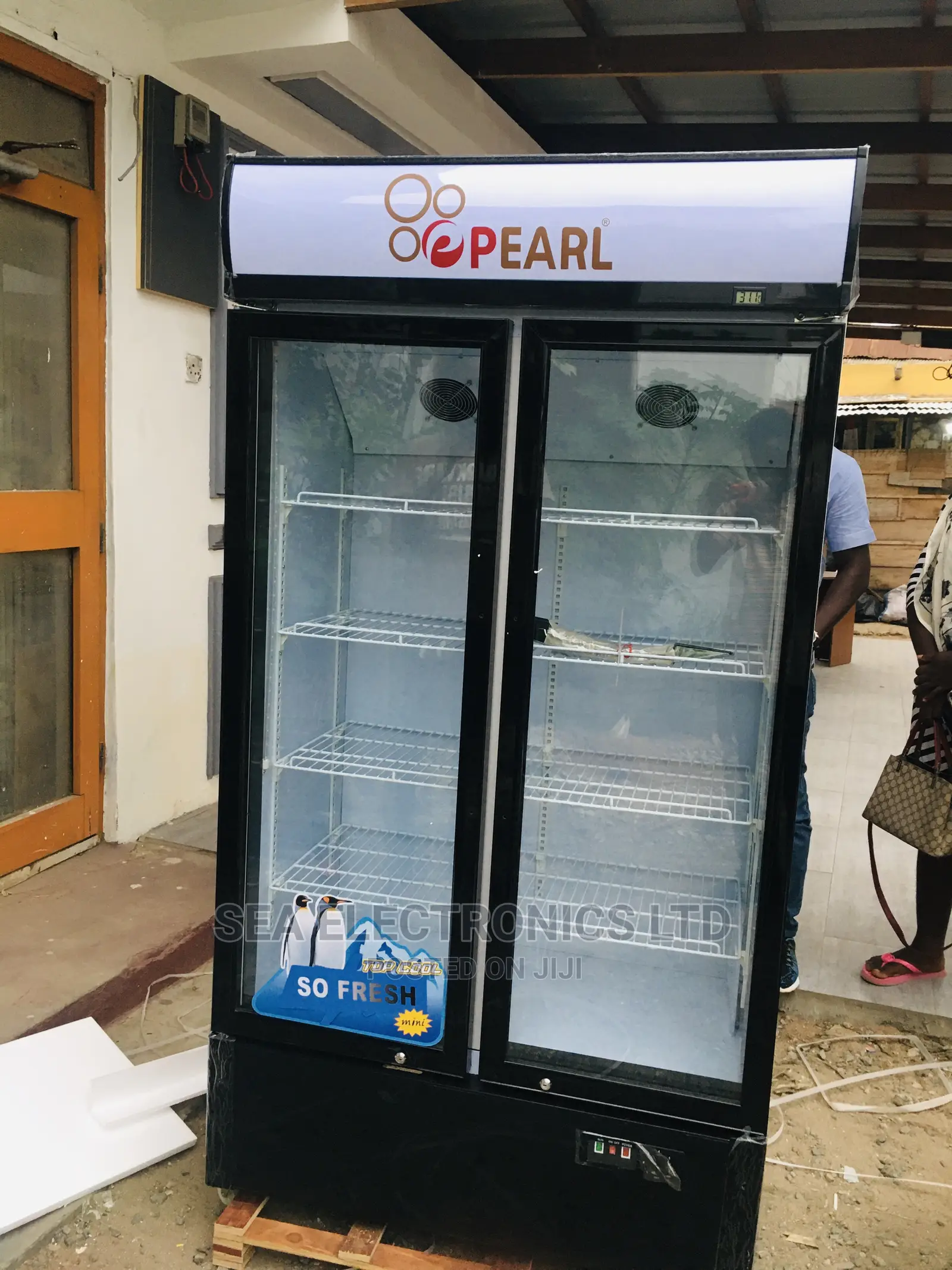 Display Fridge Switchable Internal Illumination Pearl