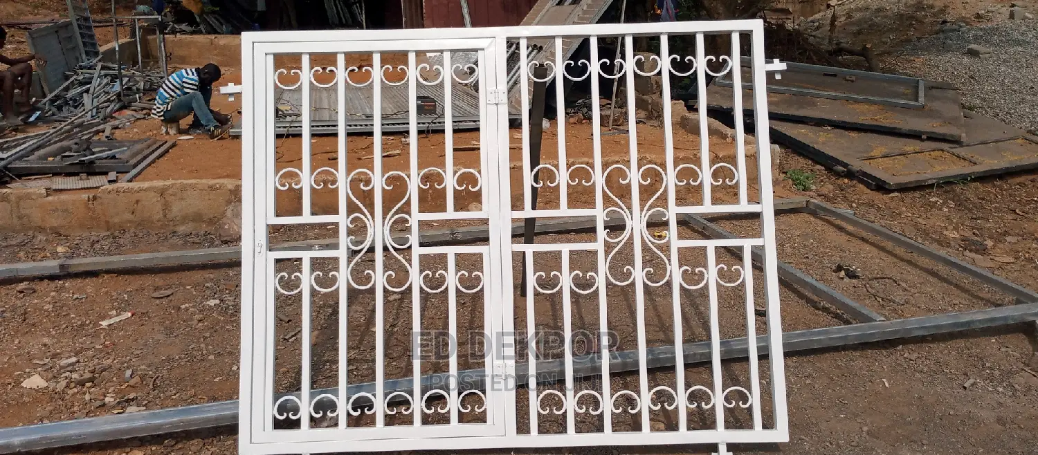 P Metal Window