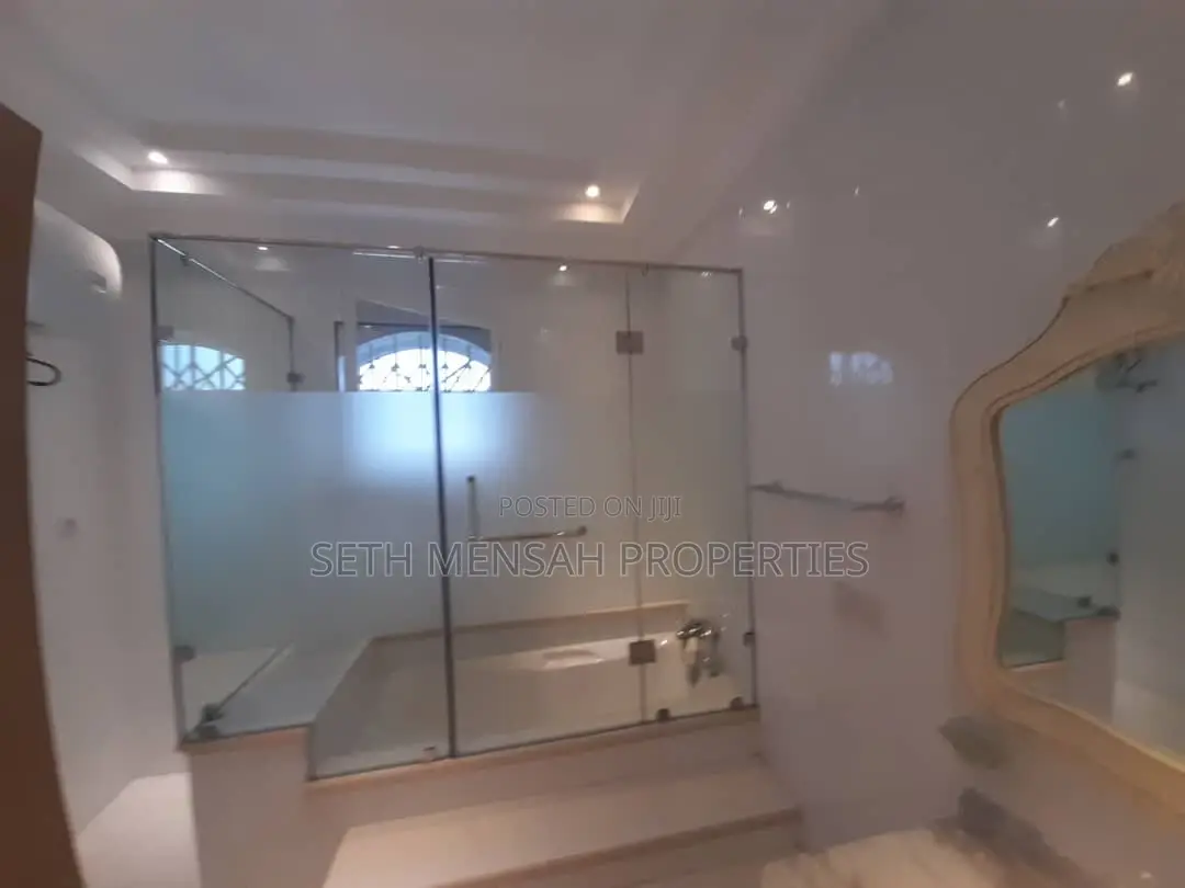 5bdrm Mansion in East Legon for Rent