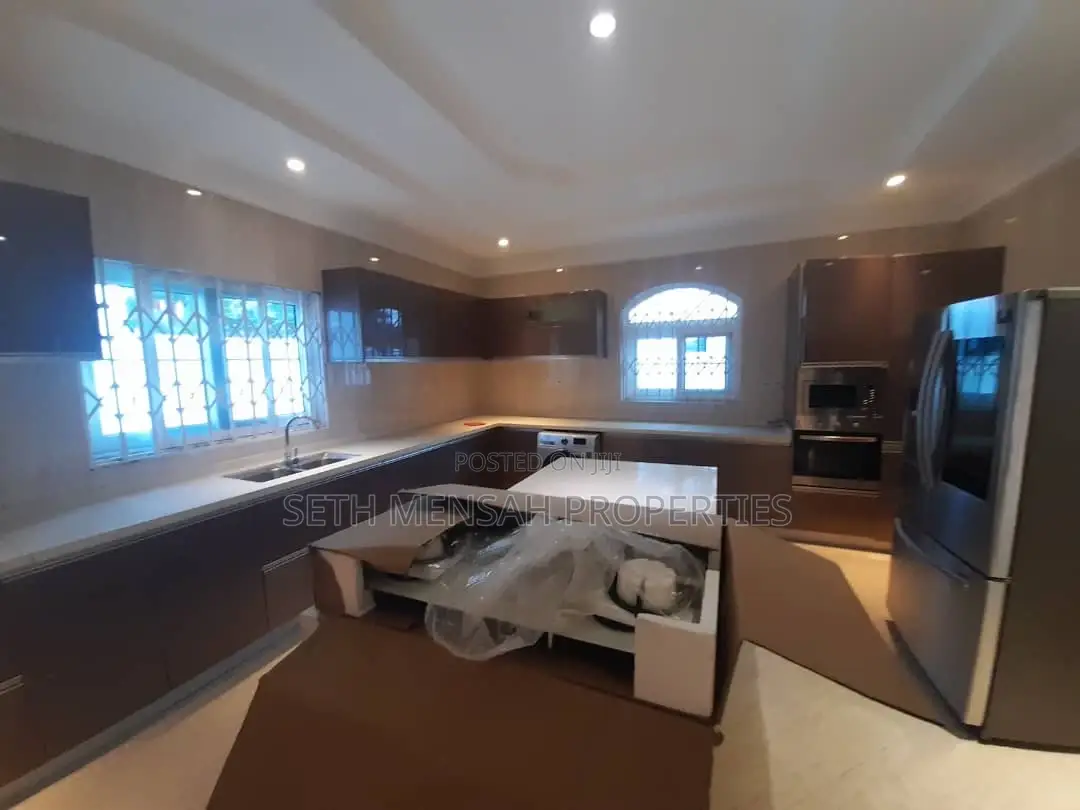 5bdrm Mansion in East Legon for Rent