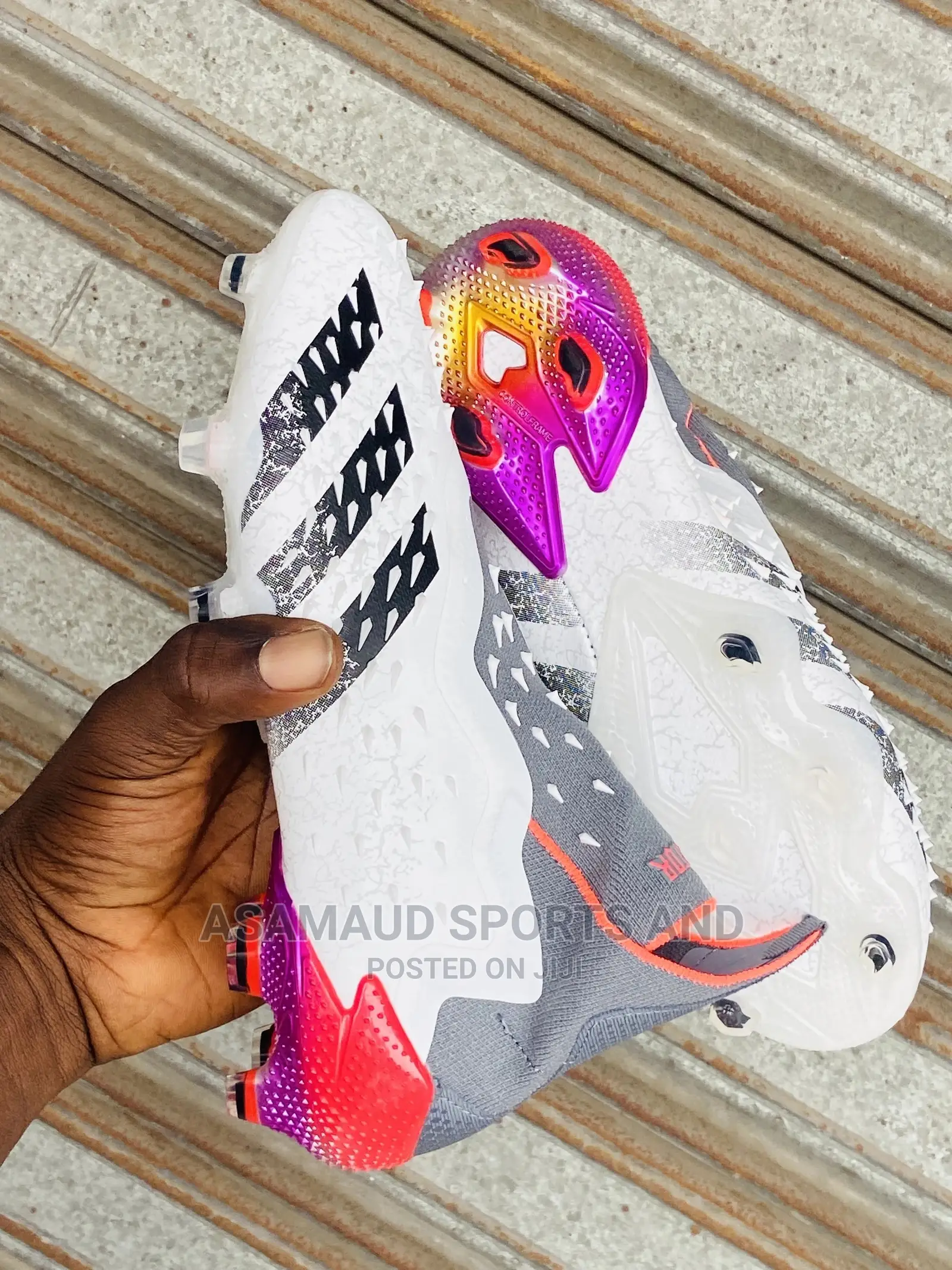 Original Predator Football Boot at Cool Price