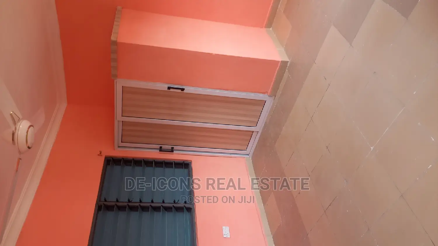 1bdrm Duplex in De-Icons Real Estate, Awutu Senya East Municipal