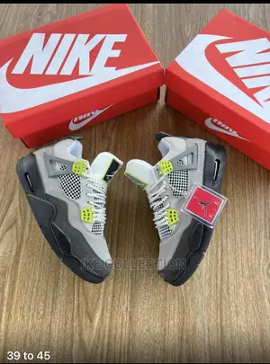 Air Jordan 4 Flight