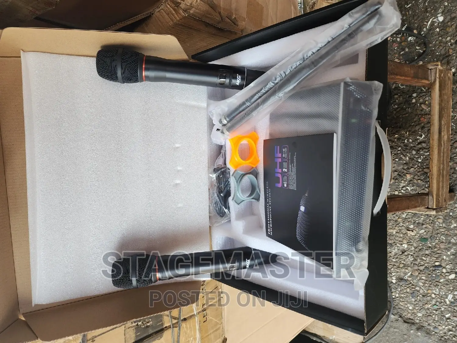 Microphone ( AKG )