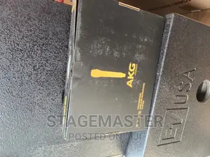 Microphone ( AKG )