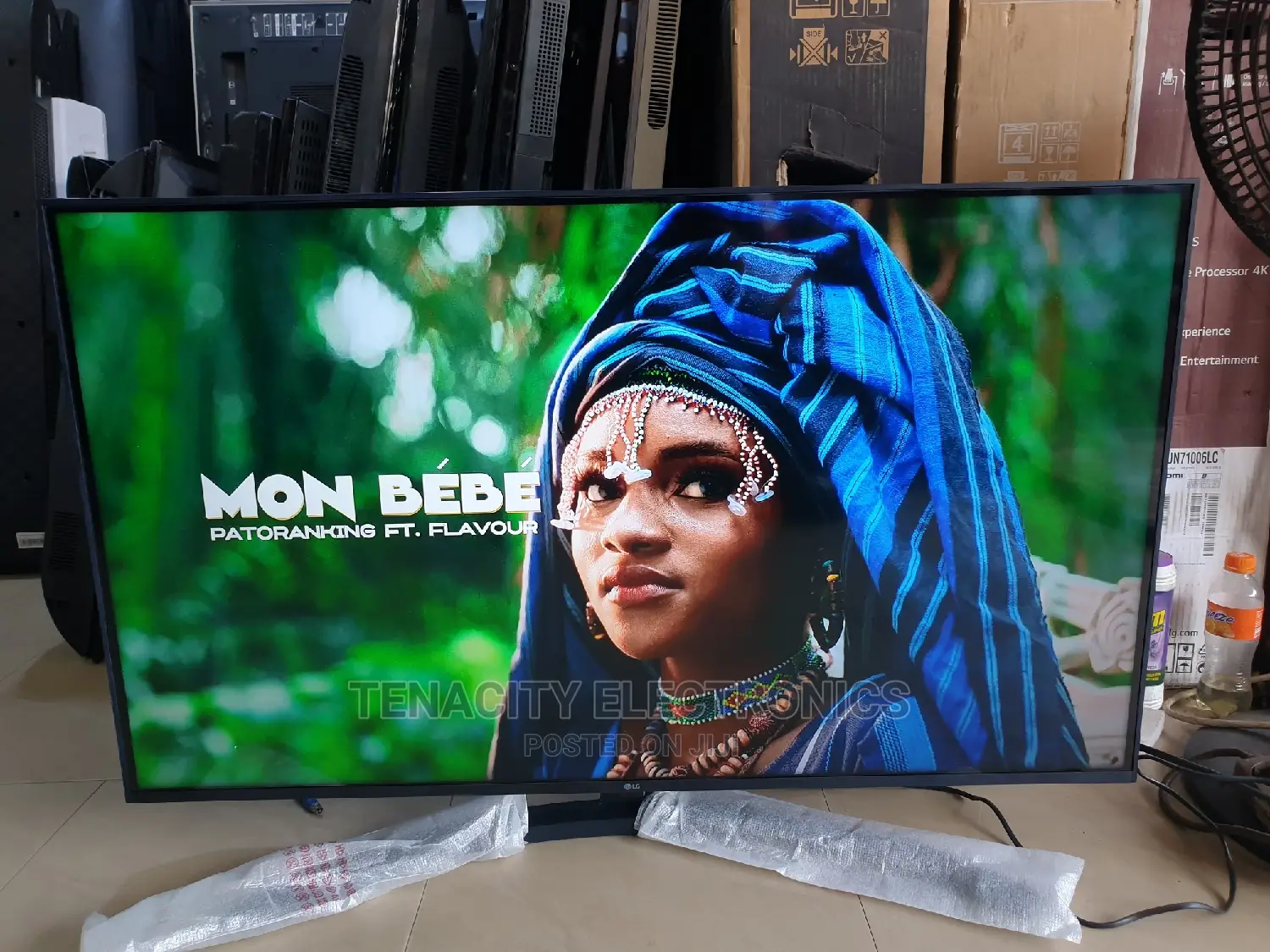 2022 LG 43"Uhd HDR Edgeless Smart Satellite TV