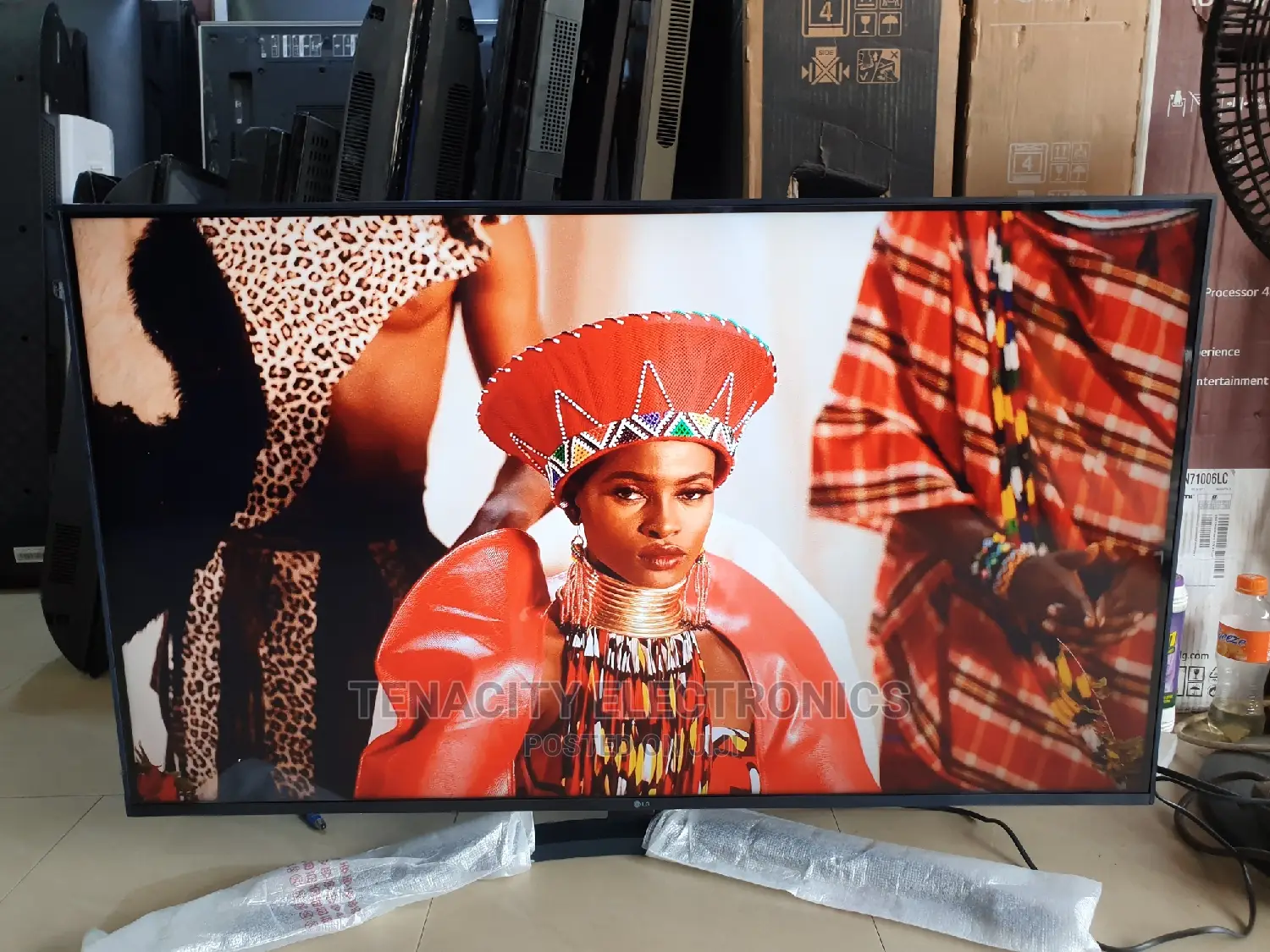 2022 LG 43"Uhd HDR Edgeless Smart Satellite TV