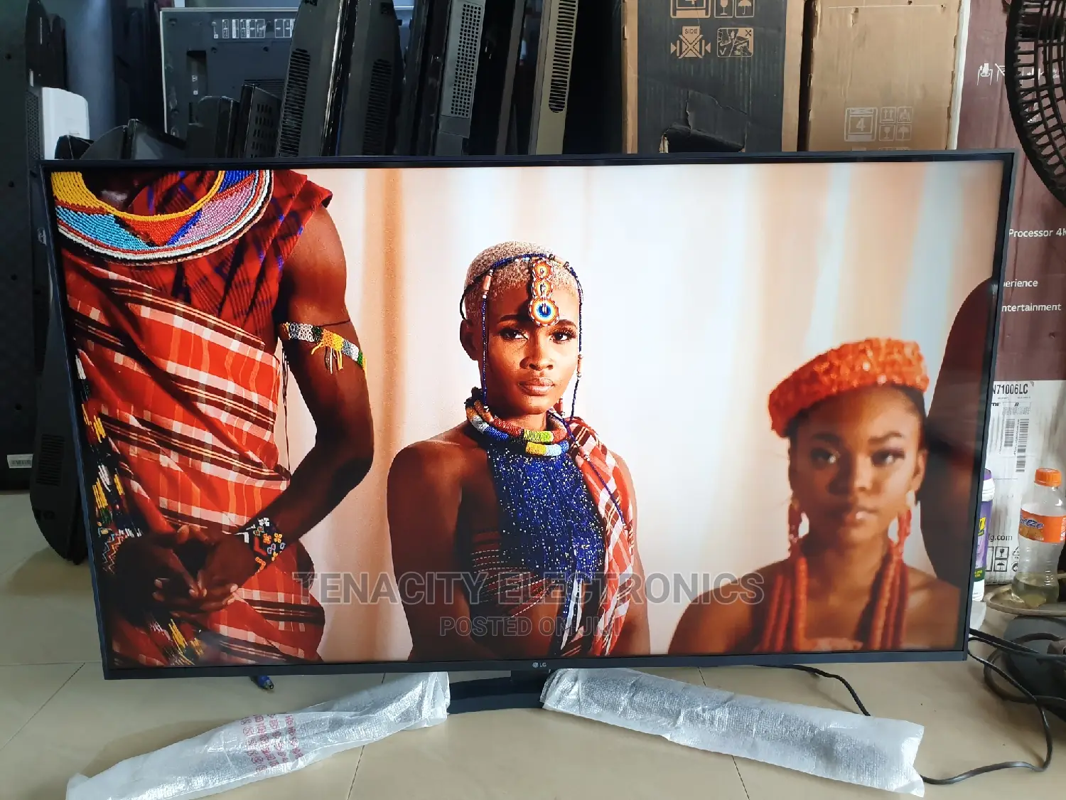 2022 LG 43"Uhd HDR Edgeless Smart Satellite TV