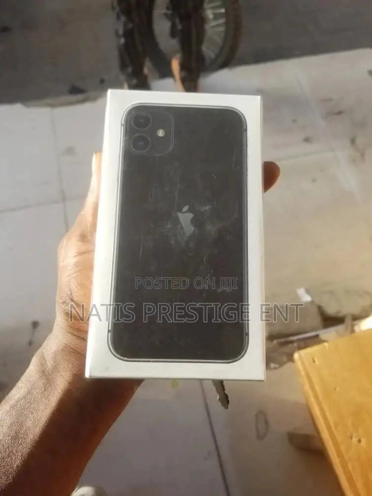 New Apple iPhone 11 128 GB Black