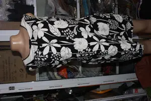 Beautiful Ladies Dres From Uk With No Tag